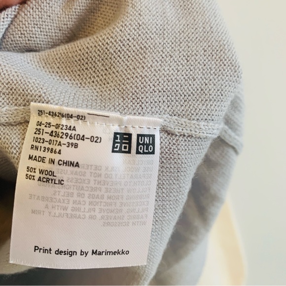 Uniqlo x Marimekko Wave Abstract Graphic Wool Long Sleeve Sweater High Neck - Picture 5 of 7